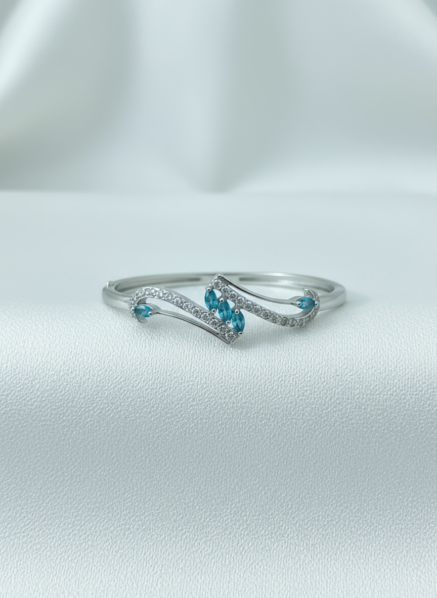 Silver-Toned Wave-Design Bangle