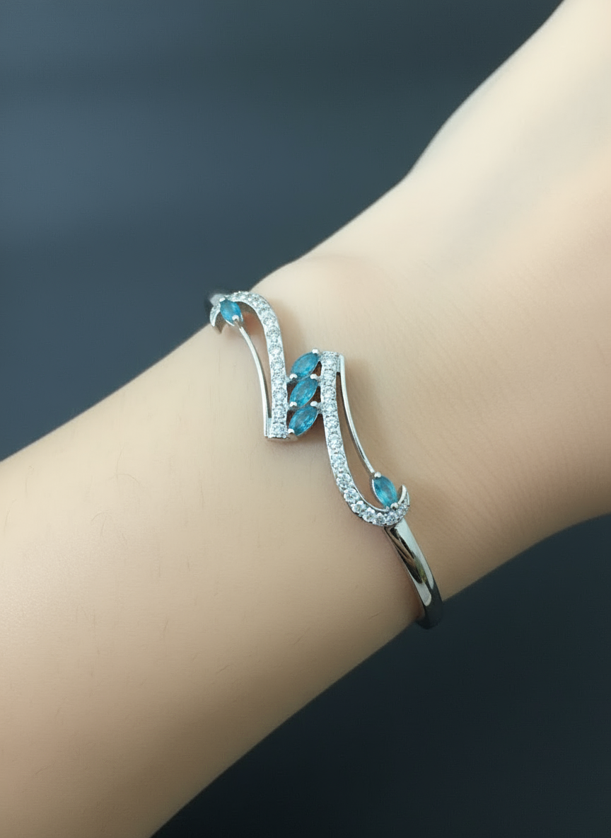 Silver-Toned Wave-Design Bangle