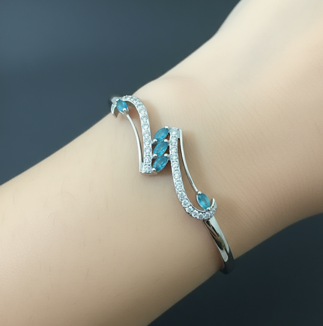 Silver-Toned Wave-Design Bangle